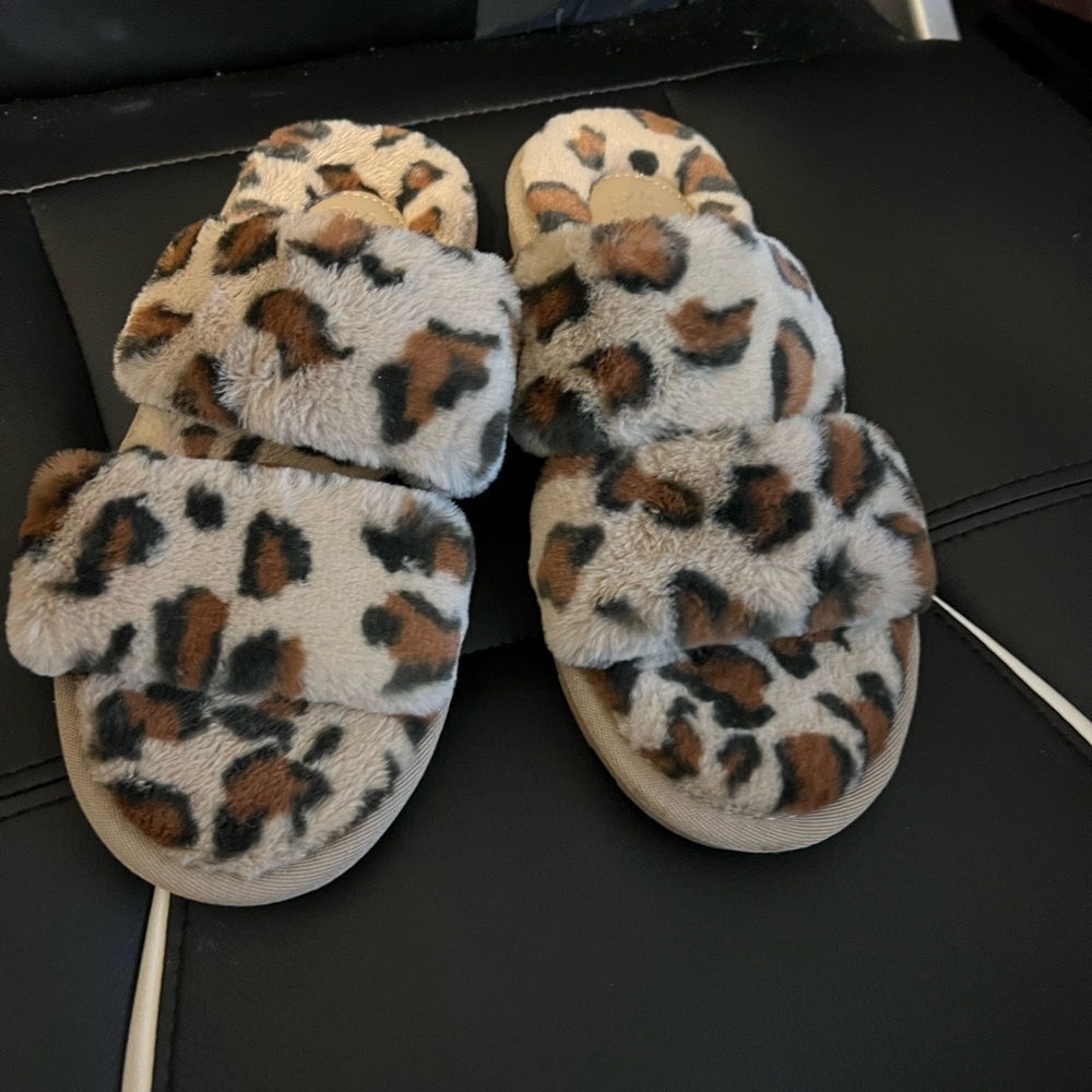 Nwot slippers